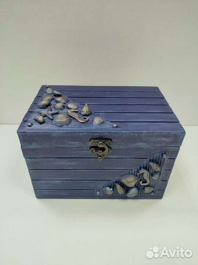 Шкатулка, сундук, бутылки кеф в морском стиле