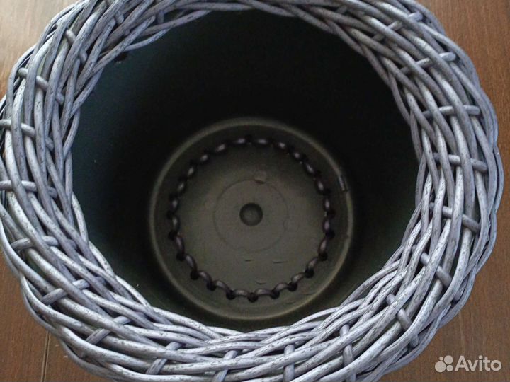 Горшок для цветов из ротанга