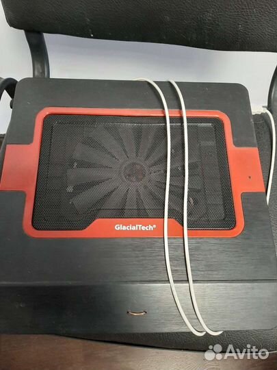 Подставка с охлаждением