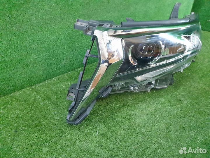 Фара левая Toyota Land Cruiser Prado