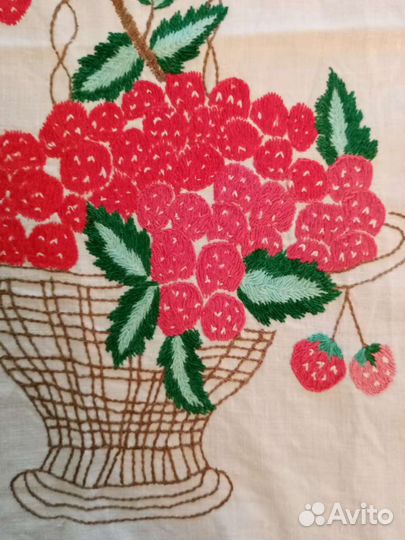 Салфетка винтажная с вышивкой