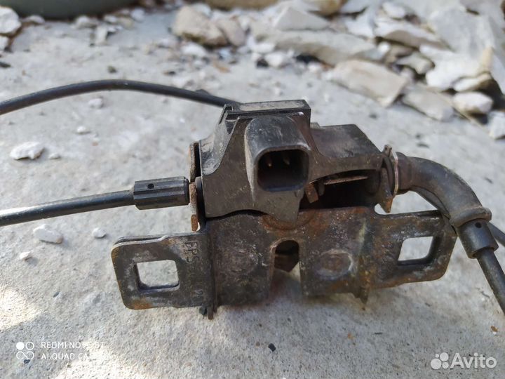 Трос капота с замком range rover Evoque