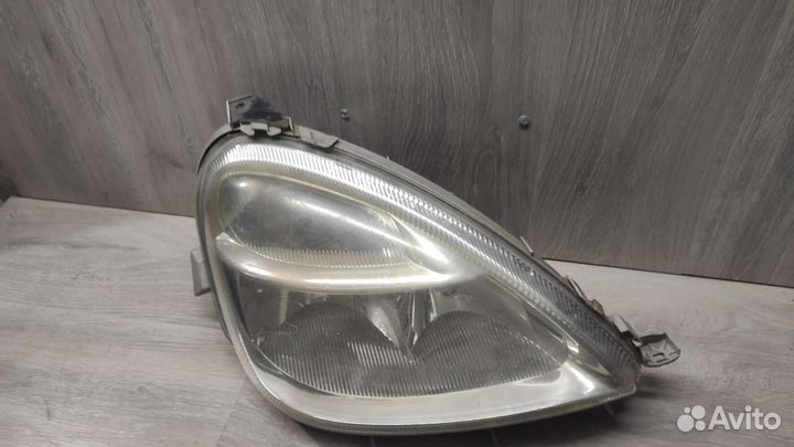 Фара передняя правая Mercedes W168