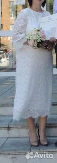 Белое вечернее платье