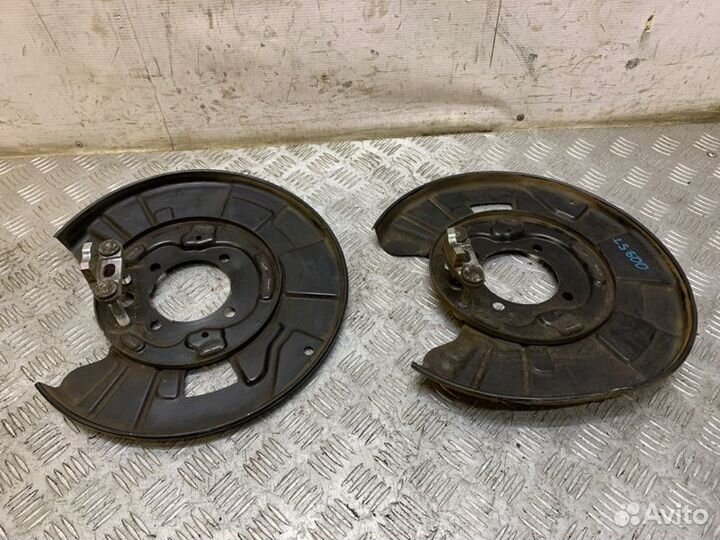 Щит опорный задний Lexus Ls600H UVF45 2urfse 2008