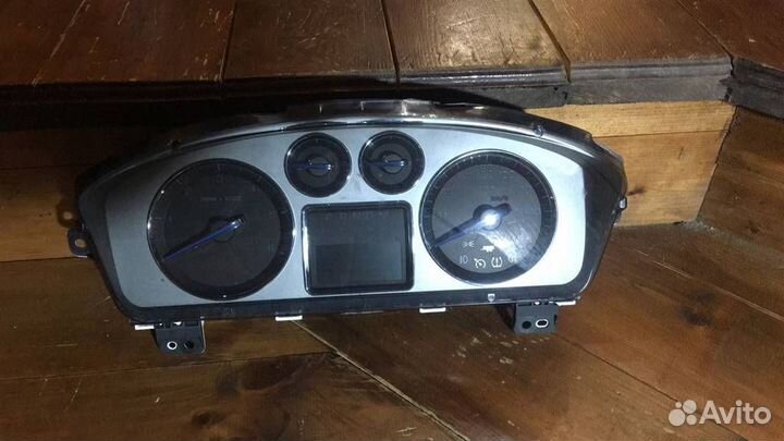 Щиток приборов Cadillac Escalade 3 (2006-2014)