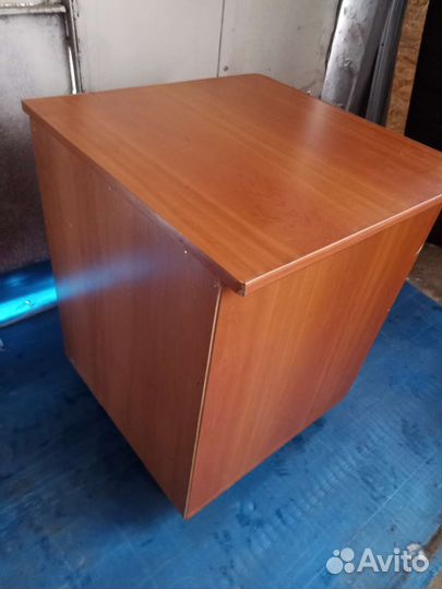 Тумбочка офисная выкатная