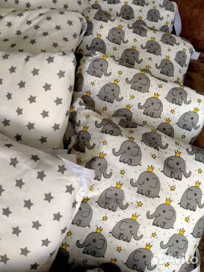 Бортики в кроватку и 2 простыни