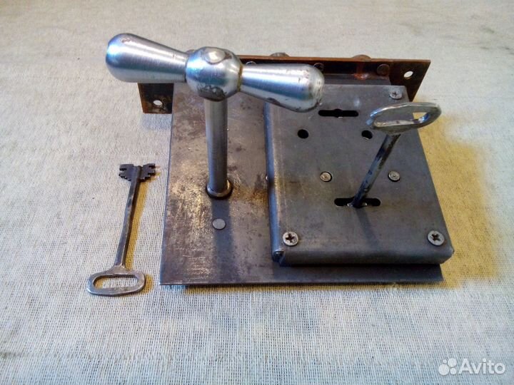 Замок для сейфа