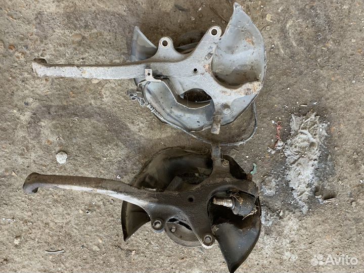 Поворотный кулак w210 передний