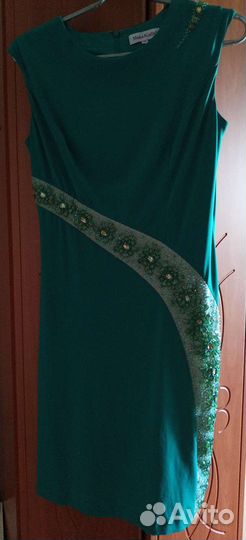 Платье и костюмы