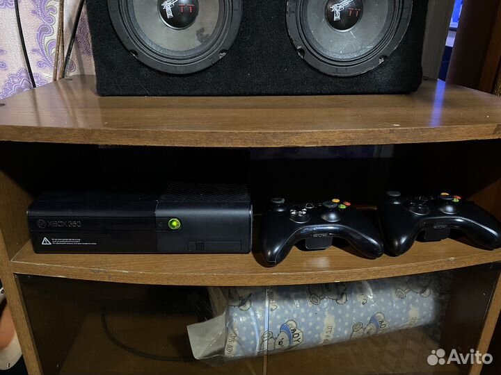 Xbox 360 Е 500G прошитый на Freеbооt