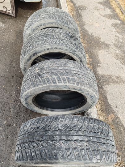 Kumho I'Zen RV Stud KC16 235/55 R17