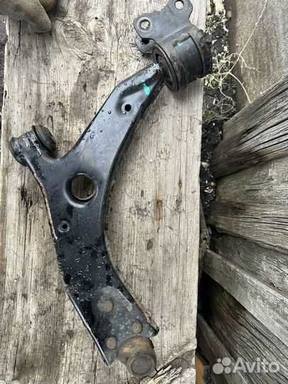 Рычаг передний правый на ford focus 2