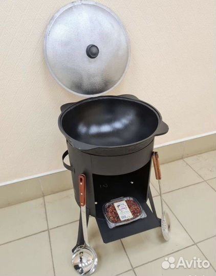 Казaн чугунный с пeчкой 10 литров