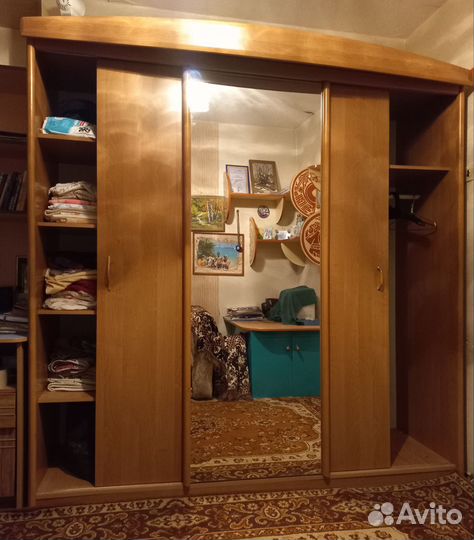 Шкаф для прихожей с зеркалом