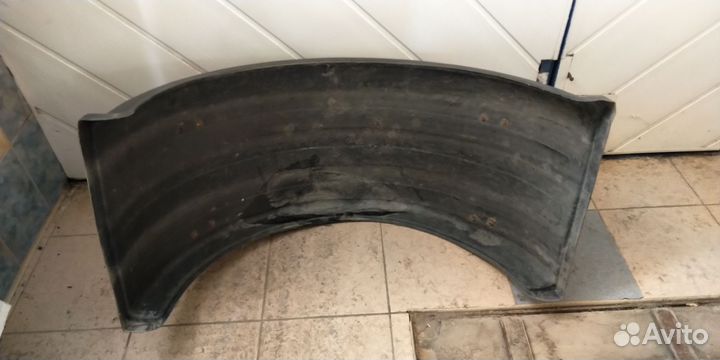 Пластиковое крыло на газель