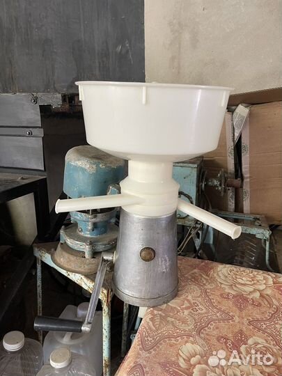 Сепаратор для молока ручной