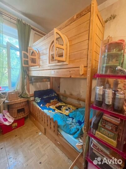 Двухъярусная кровать домик