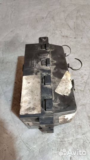 Блок предохранителей Ford Transit Connect 2009