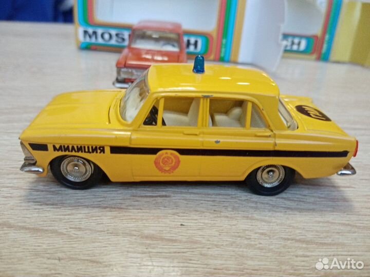 Модель автомобиля москвич СССР в масштабе 1/43