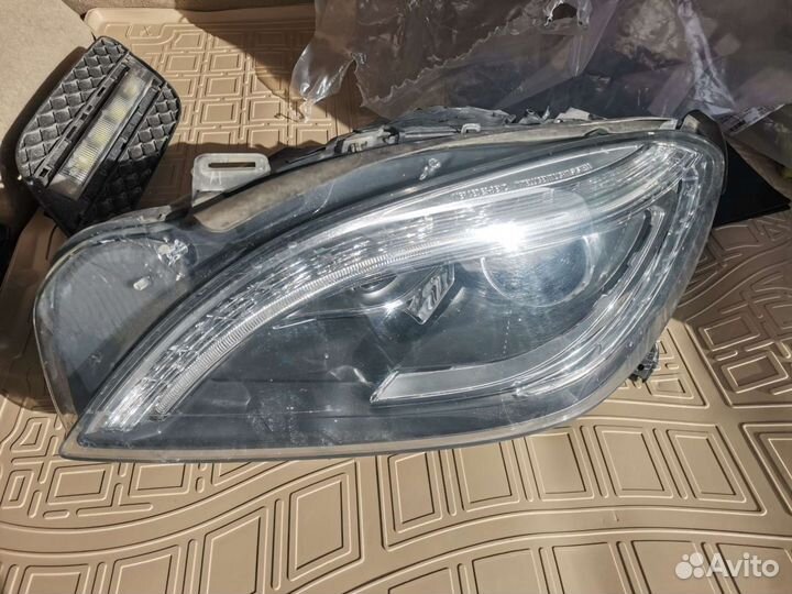 Фара передняя mersedes ml350