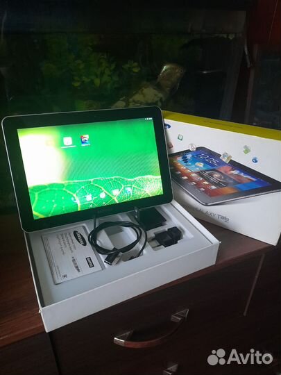 Планшет Samsung GT P7500