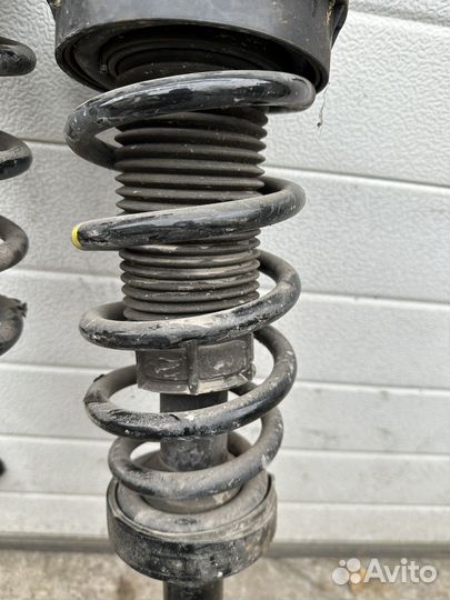 Стойка передняя Jaguar XE x760 задний привод 204dt