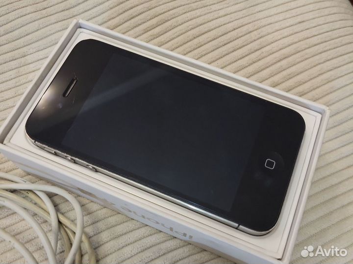 iPhone 4S, 16 ГБ