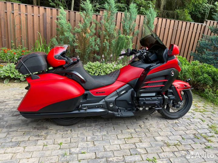 Продам honda GL 1800B (F6B)