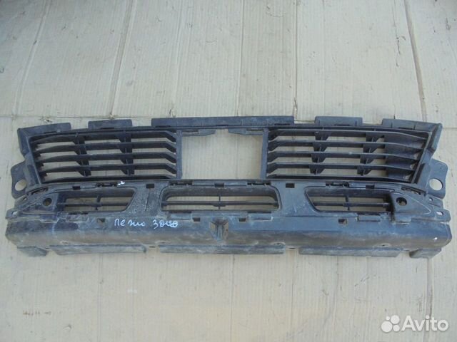 Решётка в бампер Peugeot 3008 2 (2016)