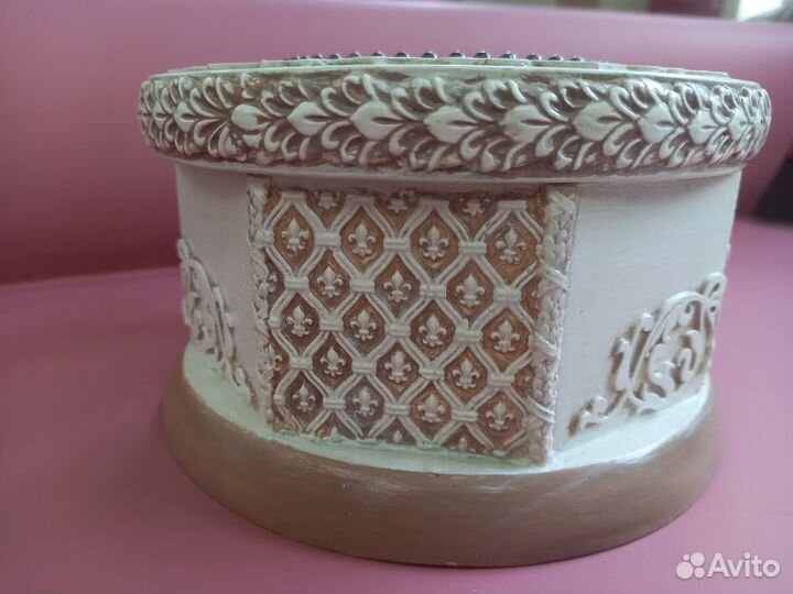 Деревяннная шкатулка ручной работы