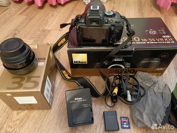 Зеркальный фотоаппарат Nikon D5200 18-55 + 35/1.8
