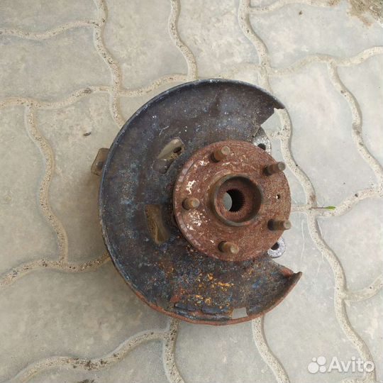 Поворотный кулак правый opel astra j