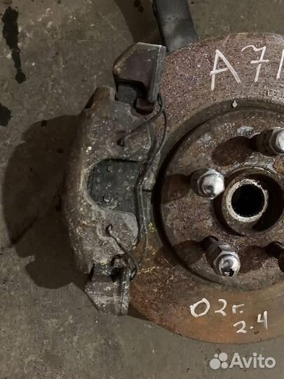 Суппорт передний левый dodge Stratus 2001-2006 2.4