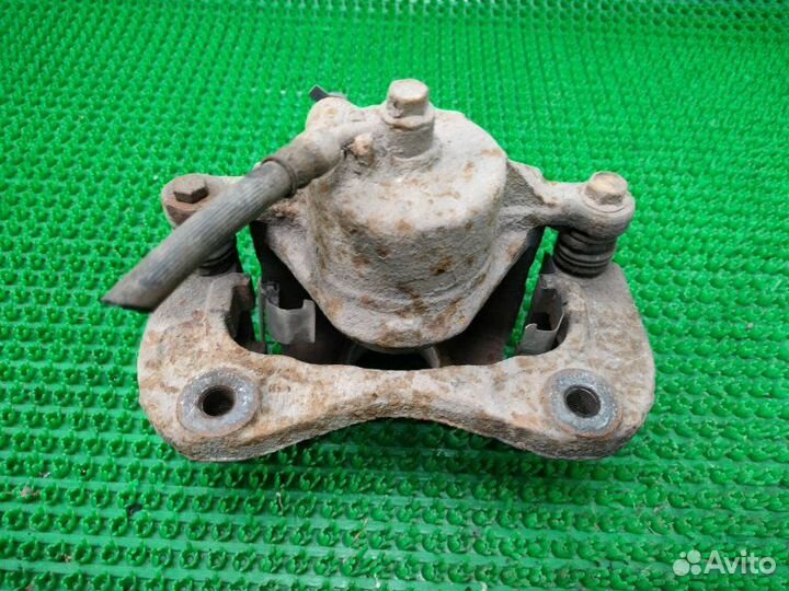 Суппорт передний левый Hyundai Sonata EF G6BA 2005