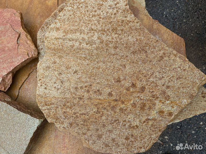 Природный камень для цоколя