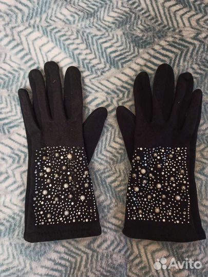 Перчатки с аксессуарами и стразами