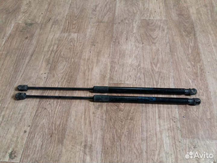 Амортизатор двери багажника Opel Astra J GTC 2012