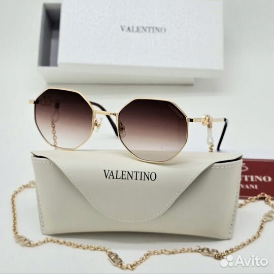 Солнцезащитные очки valentino с цепочкой