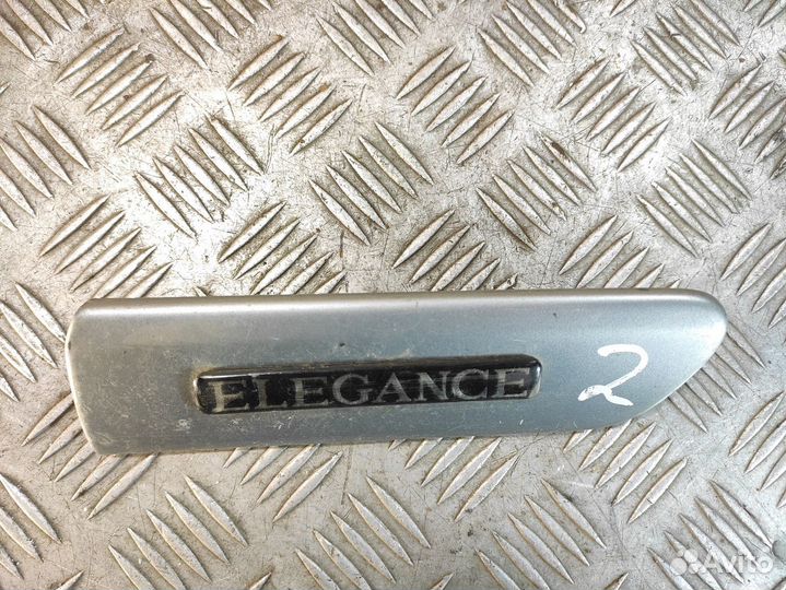 Молдинг крыла переднего правый Clk 208