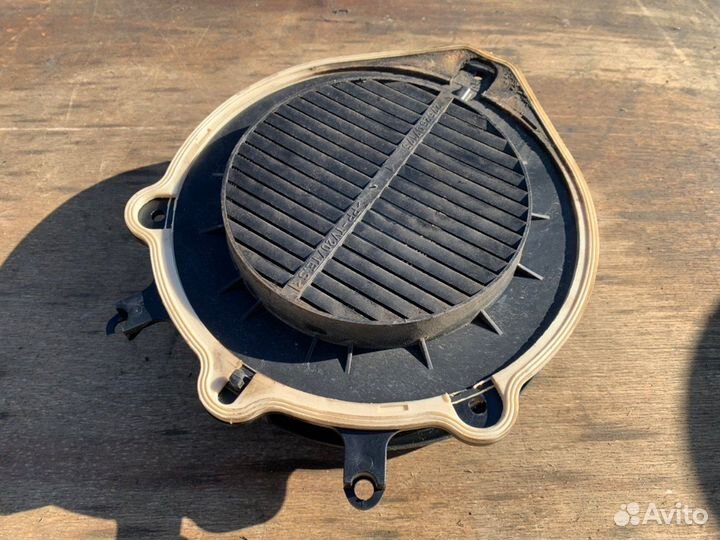 Динамик двери передней левой Audi A4 B6 8E0035411