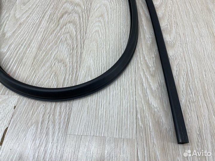 Уплотнитель двери задний левый Hyundai Ix35