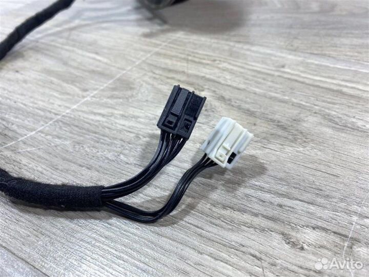 Зеркало левое Mercedes W164 кроссовер 3.0 642.940