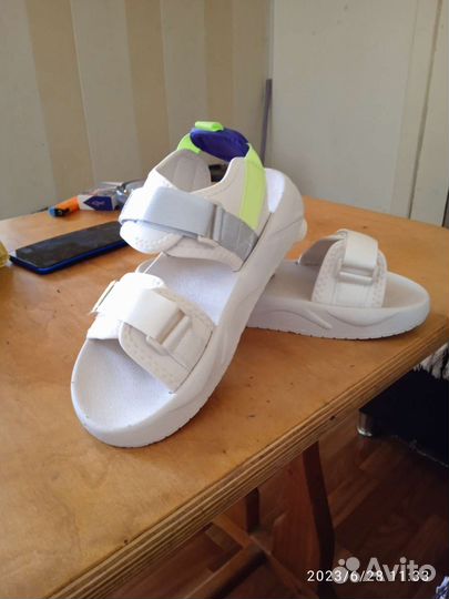Сандалии новые женские