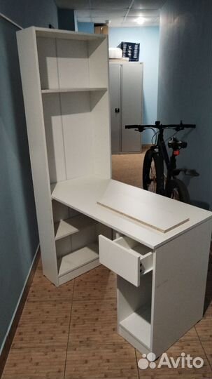 Стеллаж со столом