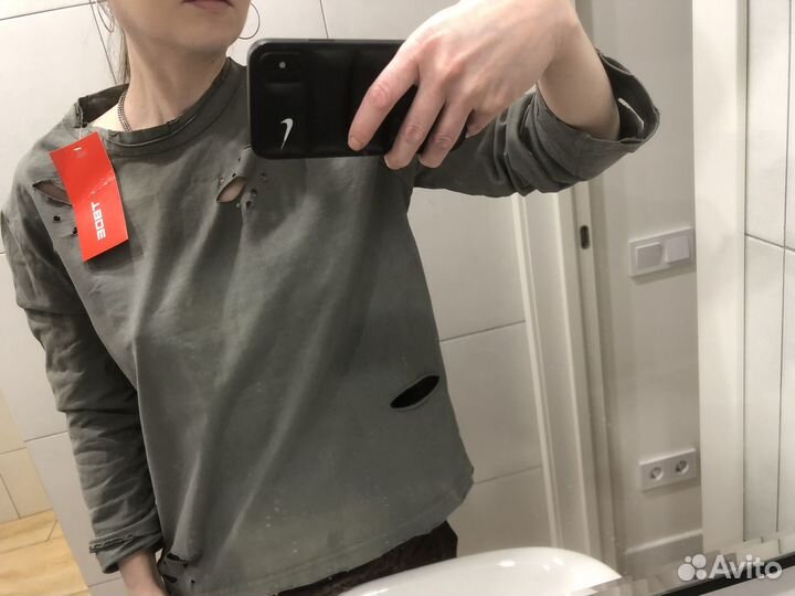 Лонгслив рваный состаренный в стиле гранж