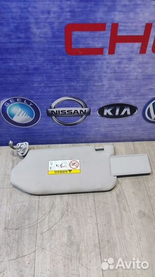 Козырек солнцезащитный nissan pathfinder R52 Прав