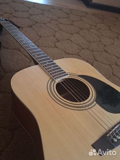 Акустическая гитара