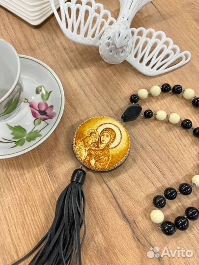 Четки в машину ручной работы из шара дева мария